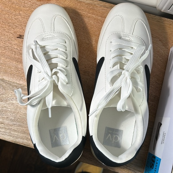 Dolce Vita Vassar Sneaker, Sz 10 NWT - Picture 4 of 6